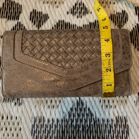 Matt & Nat Brown wallet with Woven Design - Picture 12 of 13